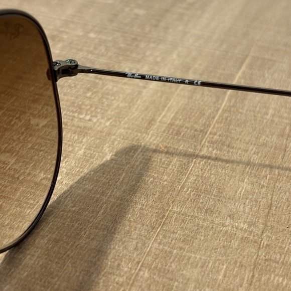 Ray-Ban
AVIATOR GRADIENT SUNGLASSES - Picture 5 of 15